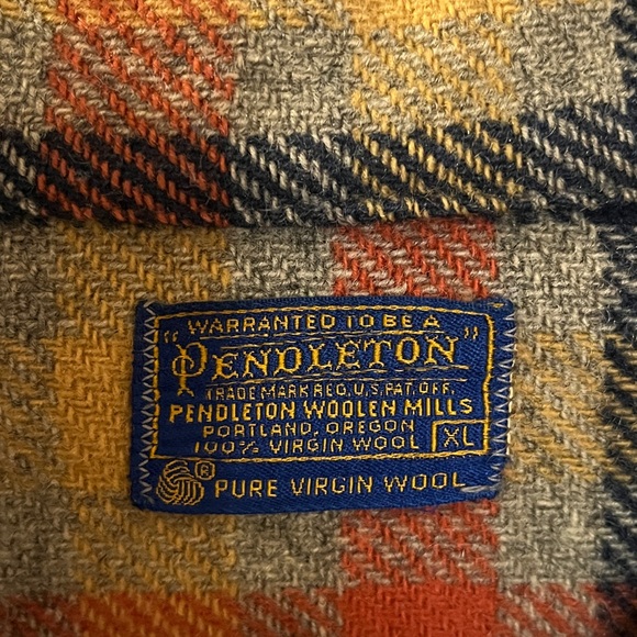 Vintage Pendleton button down shirt - Picture 6 of 11